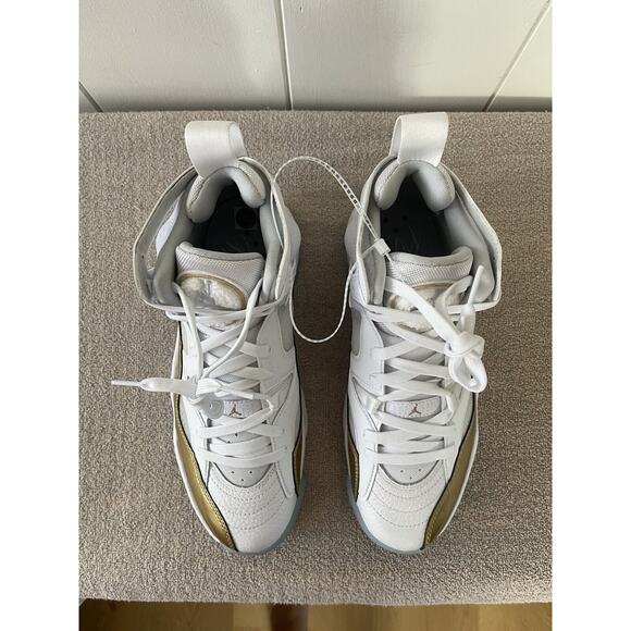 Jordan Jumpman Two Trey New Women's Size 9 Shoes White/Metallic Gold Nike - Picture 4 of 14